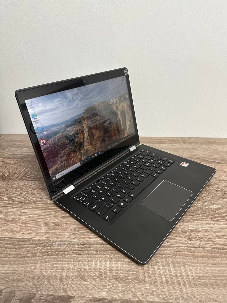 б/в ноутбук Lenovo YOGA 510-14AST