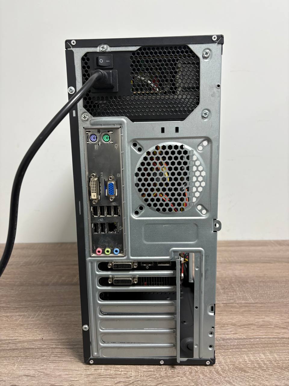 б/в сб Intel Core i3-560/Radeon5800/8gb DDR3/120gb SSD/500gb HDD/500w - Зображення 2